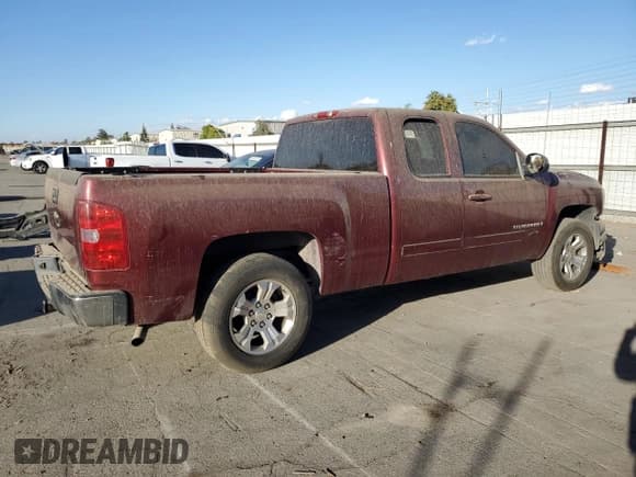 ✅ 2008 Chevrolet Silverado 1500 2LT • VIN: 2GCEC19J881205807 • Lot: 76701164. Listed on Copart with 235,229 mi. Free auction sales archive from the USA and detailed vehicle history report at DreamBid. Image 3.
