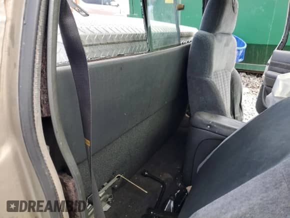 1999 Chevrolet S-10 LS с VIN 1GCCT14W9X8210505, выставлен на аукционе Copart как лот 70054184 с пробегом Не указан миль и На запчасти • Non repairable. История ставок и продаж доступна на DreamBid. Изображение 10.