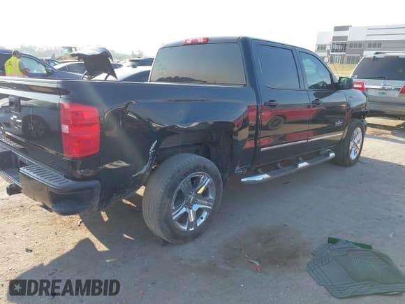 ✅ 2018 Chevrolet Silverado 1500 Custom • VIN: 3GCPCPEC1JG272944 • Lot: 43186784. Wystawiony na IAAI z przebiegiem 81 734 mil. Bezpłatny archiwum sprzedaży aukcyjnych z USA i szczegółowy raport historii pojazdu na DreamBid. Zdjęcie 4.