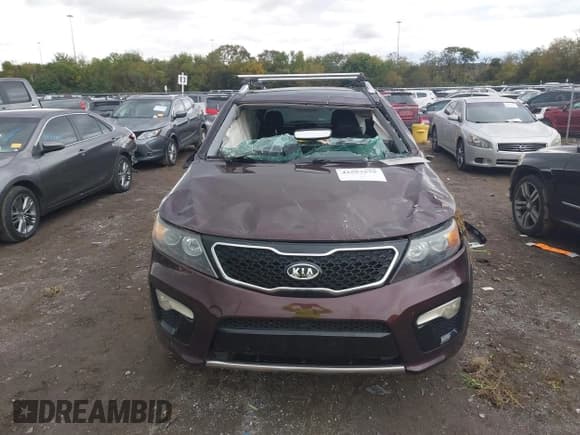 ✅ 2013 Kia Sorento SX • VIN: 5XYKWDA25DG374649 • Lot: 43557575. Listed on IAAI with 252,835 mi. Free auction sales archive from the USA and detailed vehicle history report at DreamBid. Image 12.