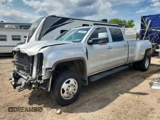 ✅ 2015 GMC Sierra 3500HD SLT • VIN: 1GT423C89FF128502 • Лот: 71506535. Опубликован ранее на Copart с пробегом 213 523 миль. Бесплатный доступ к архиву аукционных продаж из США и подробный отчёт об истории автомобиля на DreamBid. Изображение 1.