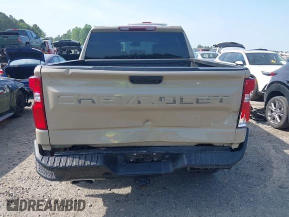 ✅ 2022 Chevrolet Silverado 1500 LT Trail Boss • VIN: 3GCUDFED1NG683382 • Lot: 42166832. Wystawiony na IAAI z przebiegiem 66 053 mil. Bezpłatny archiwum sprzedaży aukcyjnych z USA i szczegółowy raport historii pojazdu na DreamBid. Zdjęcie 16.