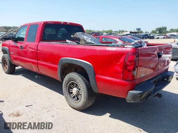 ✅ 2003 Chevrolet Silverado 2500HD LS • VIN: 1GCHC29U93E346552 • Lot: 43176633. Listed on IAAI with 321,668 mi. Free auction sales archive from the USA and detailed vehicle history report at DreamBid. Image 3.