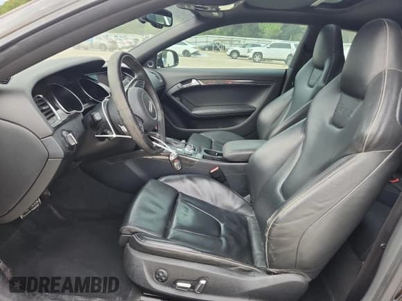 ✅ 2013 Audi RS 5 • VIN: WUAC6AFR3DA900112 • Лот: 81105915. Опубликован ранее на Copart с пробегом 56 936 миль. Бесплатный доступ к архиву аукционных продаж из США и подробный отчёт об истории автомобиля на DreamBid. Изображение 7.