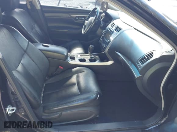 ✅ 2013 Nissan Altima SV • VIN: 1N4AL3AP9DC903234 • Лот: 43581238. Опубликован ранее на IAAI с пробегом 199 728 миль. Бесплатный доступ к архиву аукционных продаж из США и подробный отчёт об истории автомобиля на DreamBid. Изображение 5.