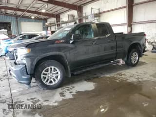 ✅ 2020 Chevrolet Silverado 1500 RST • VIN: 1GCRYEED9LZ195718 • Lot: 82565045. Listed on Copart with 103,900 mi. Free auction sales archive from the USA and detailed vehicle history report at DreamBid. Image 1.