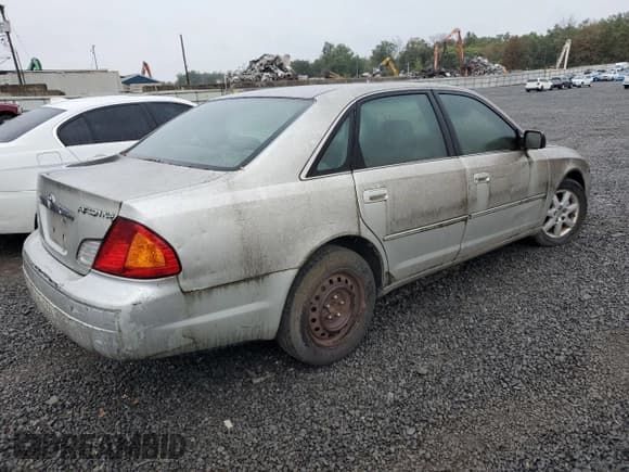 ✅ 2001 Toyota Avalon XLS • VIN: 4T1BF28B01U146784 • Lot: 71321465. Wystawiony na Copart z przebiegiem 87 328 mil. Bezpłatny archiwum sprzedaży aukcyjnych z USA i szczegółowy raport historii pojazdu na DreamBid. Zdjęcie 3.