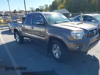 ✅ 2013 Toyota Tacoma • VIN: 5TFUU4EN6DX050125 • Lot: 43504329. Listed on IAAI with 83,431 mi. Free auction sales archive from the USA and detailed vehicle history report at DreamBid. Image 1.