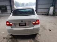 ✅ 2006 BMW 3 Series 325i • VIN: WBAVB17536NK35556 • Lot: 55650085. Wystawiony na Copart z przebiegiem 149 964 mil. Bezpłatny archiwum sprzedaży aukcyjnych z USA i szczegółowy raport historii pojazdu na DreamBid. Zdjęcie 6.