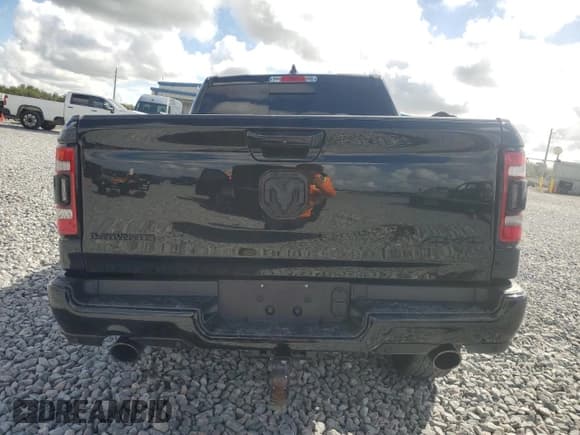 ✅ 2024 Ram 1500 Laramie • VIN: 1C6SRFJT4RN185705 • Лот: 85873125. Опубликован ранее на Copart с пробегом 28 636 миль. Бесплатный доступ к архиву аукционных продаж из США и подробный отчёт об истории автомобиля на DreamBid. Изображение 6.
