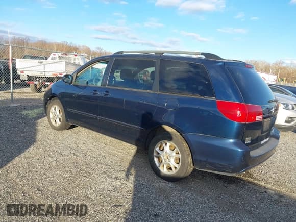 ✅ 2004 Toyota Sienna XLE Limited • VIN: 5TDBA22C34S023297 • Lot: 43623814. Listed on IAAI with 227,952 mi. Free auction sales archive from the USA and detailed vehicle history report at DreamBid. Image 3.