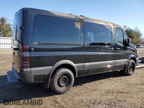 ✅ 2015 Mercedes-Benz Sprinter Passenger • VIN: WDZPE7CCXFP134044 • Лот: 81899854. Опубликован ранее на Copart с пробегом Не указан. Бесплатный доступ к архиву аукционных продаж из США и подробный отчёт об истории автомобиля на DreamBid. Изображение 3.