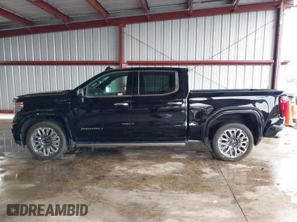 ✅ 2023 GMC Sierra 1500 Denali Ultimate • VIN: 1GTUUHEL2PZ182300 • Лот: 41498730. Опубликован ранее на IAAI с пробегом 24 389 миль. Бесплатный доступ к архиву аукционных продаж из США и подробный отчёт об истории автомобиля на DreamBid. Изображение 14.
