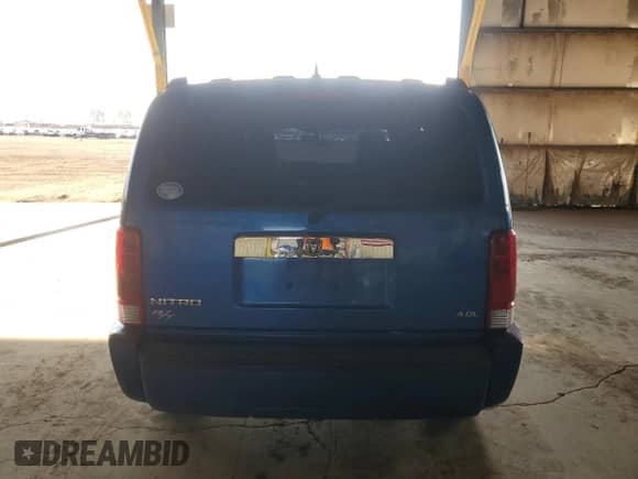 2008 Dodge Nitro R/T with VIN 1D8GT58668W127647, listed as a Copart auction lot 71934295 with 137,500 mi miles and Clean title. Bid and sale history available at DreamBid. Image 6.