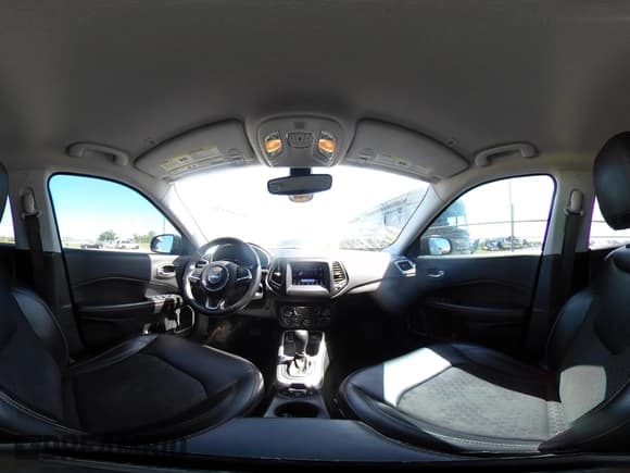 ✅ 2018 Jeep Compass Latitude • VIN: 3C4NJCBB3JT140535 • Lot: 42568130. Wystawiony na IAAI z przebiegiem 118 452 mil. Bezpłatny archiwum sprzedaży aukcyjnych z USA i szczegółowy raport historii pojazdu na DreamBid. Zdjęcie 18.