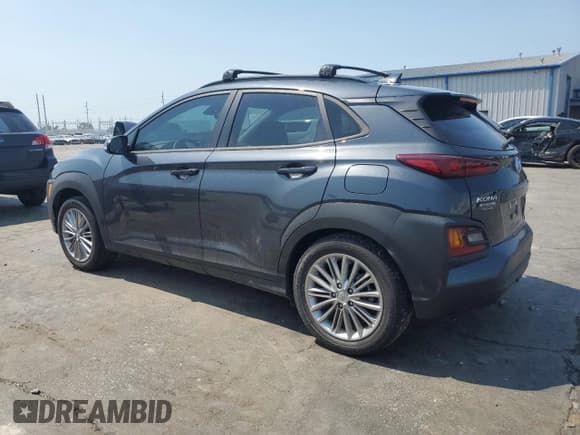 ✅ 2021 Hyundai Kona SEL Plus • VIN: KM8K62AA0MU738112 • Лот: 63115744. Опубликован ранее на Copart с пробегом 54 396 миль. Бесплатный доступ к архиву аукционных продаж из США и подробный отчёт об истории автомобиля на DreamBid. Изображение 2.