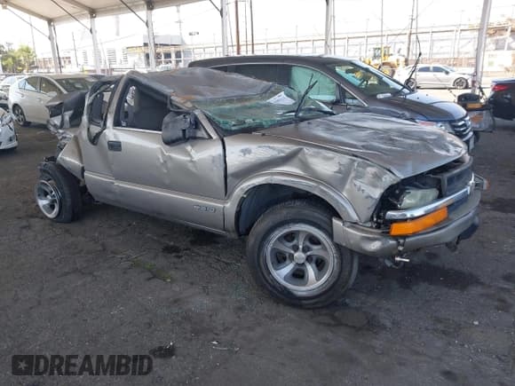 ✅ 2003 Chevrolet S-10 • VIN: 1GCCS19H238187348 • Лот: 41993111. Опубликован ранее на IAAI с пробегом 202 669 миль. Бесплатный доступ к архиву аукционных продаж из США и подробный отчёт об истории автомобиля на DreamBid. Изображение 1.