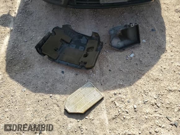 ✅ 2015 Dodge Challenger R/T Plus • VIN: 2C3CDZBT5FH709237 • Lot: 57032484. Wystawiony na Copart z przebiegiem 67 041 mil. Bezpłatny archiwum sprzedaży aukcyjnych z USA i szczegółowy raport historii pojazdu na DreamBid. Zdjęcie 12.