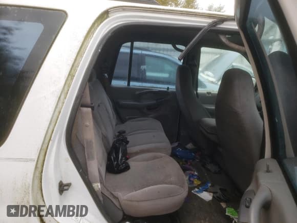 ✅ 1997 Ford Expedition XLT • VIN: 1FMEU17L6VLA61113 • Лот: 73465703. Опубликован ранее на Copart с пробегом 184 878 миль. Бесплатный доступ к архиву аукционных продаж из США и подробный отчёт об истории автомобиля на DreamBid. Изображение 11.