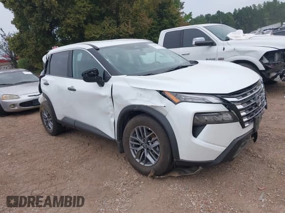 ✅ 2025 Nissan Rogue S • VIN: 5N1BT3AA5SC870235 • Lot: 43240879. Listed on IAAI with 3,432 mi. Free auction sales archive from the USA and detailed vehicle history report at DreamBid. Image 1.