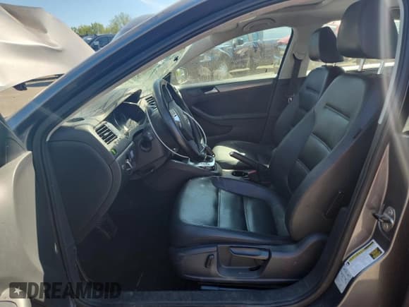 ✅ 2014 Volkswagen Jetta TDI • VIN: 3VWLL7AJ5EM431505 • Lot: 69312265. Listed on Copart with 127,665 mi. Free auction sales archive from the USA and detailed vehicle history report at DreamBid. Image 7.