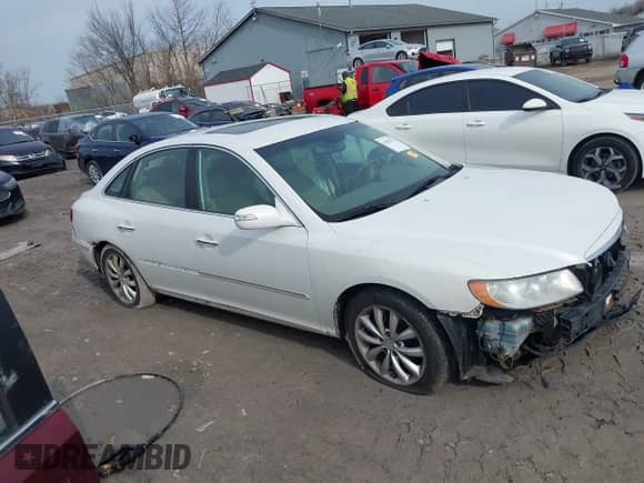 2008 Hyundai Azera Limited с VIN KMHFC46F18A306212, выставлен на аукционе IAAI как лот 42025792 с пробегом 230 350 миль миль и . История ставок и продаж доступна на DreamBid. Изображение 13.