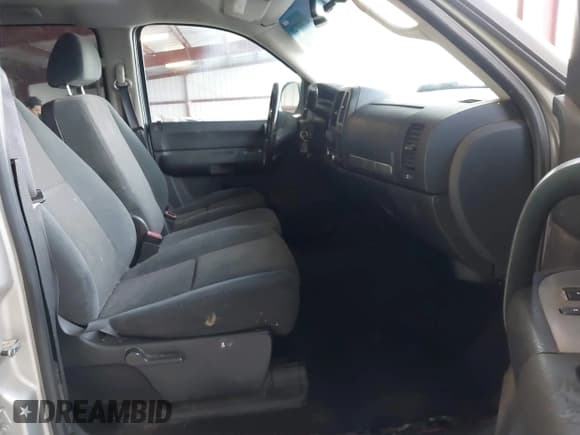 ✅ 2007 Chevrolet Silverado 1500 LS • VIN: 3GCEC13C47G537887 • Лот: 41787728. Опубликован ранее на IAAI с пробегом 242 006 миль. Бесплатный доступ к архиву аукционных продаж из США и подробный отчёт об истории автомобиля на DreamBid. Изображение 5.