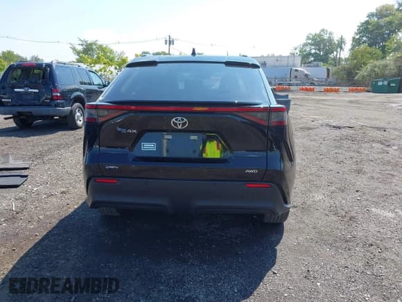 ✅ 2024 Toyota bZ4X XLE • VIN: JTMABACA3RA059575 • Lot: 43135756. Listed on IAAI with 19,871 mi. Free auction sales archive from the USA and detailed vehicle history report at DreamBid. Image 16.