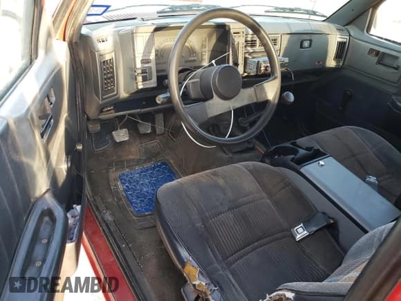 ✅ 1991 GMC Sonoma • VIN: 1GTCS19R2M8549351 • Lot: 88963525. Listed on Copart with 292,508 mi. Free auction sales archive from the USA and detailed vehicle history report at DreamBid. Image 8.