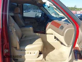 2013 Chevrolet Tahoe LTZ с VIN 1GNSCCE01DR369386, выставлен на аукционе IAAI как лот 43212029 с пробегом 254 194 миль миль и . История ставок и продаж доступна на DreamBid. Изображение 5.