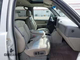 ✅ 2002 Chevrolet Suburban Z71 • VIN: 3GNFK16Z12G252331 • Лот: 42702254. Опубликован ранее на IAAI с пробегом 181 386 миль. Бесплатный доступ к архиву аукционных продаж из США и подробный отчёт об истории автомобиля на DreamBid. Изображение 5.