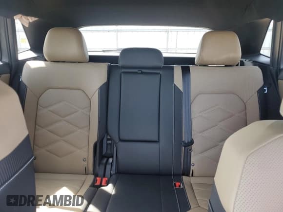 ✅ 2025 Volkswagen Atlas SE • VIN: 1V2KE2CA8SC224658 • Лот: 70911165. Опубликован ранее на Copart с пробегом 147 миль. Бесплатный доступ к архиву аукционных продаж из США и подробный отчёт об истории автомобиля на DreamBid. Изображение 10.