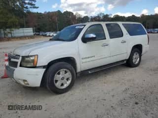 2008 Chevrolet Suburban z VIN 3GNFK18358G138370, wystawiony jako Copart lot #76230344 z przebiegiem 303 788 mil mil oraz Czysty tytuł • Clean title. Historia ofert i sprzedaży dostępna na DreamBid. Obrazek 1.