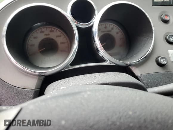 ✅ 2006 Pontiac Solstice • VIN: 1G2MB33B56Y000343 • Лот: 74567004. Опубликован ранее на Copart с пробегом Не указан. Бесплатный доступ к архиву аукционных продаж из США и подробный отчёт об истории автомобиля на DreamBid. Изображение 9.