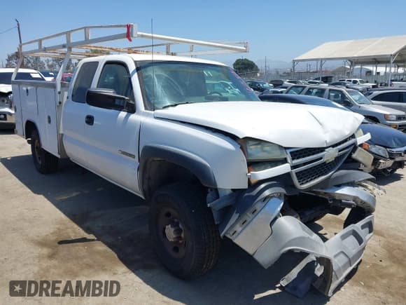 ✅ 2005 Chevrolet Silverado 2500HD • VIN: 1GBHC29U75E300984 • Лот: 42543498. Опубликован ранее на IAAI с пробегом 246 616 миль. Бесплатный доступ к архиву аукционных продаж из США и подробный отчёт об истории автомобиля на DreamBid. Изображение 1.