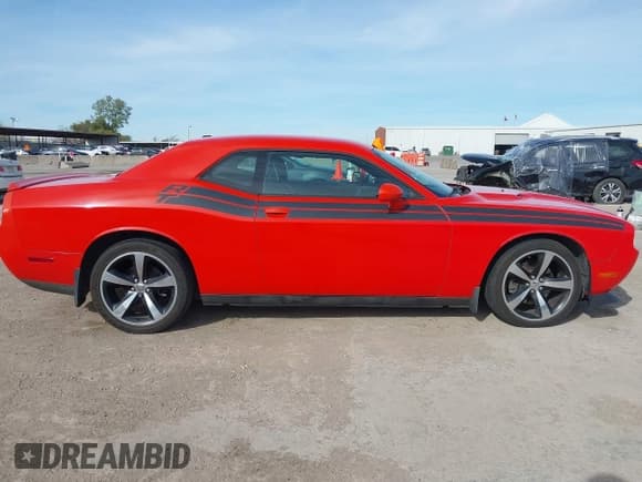 ✅ 2013 Dodge Challenger R/T • VIN: 2C3CDYBT6DH733845 • Lot: 41090619. Wystawiony na IAAI z przebiegiem 138 886 mil. Bezpłatny archiwum sprzedaży aukcyjnych z USA i szczegółowy raport historii pojazdu na DreamBid. Zdjęcie 13.