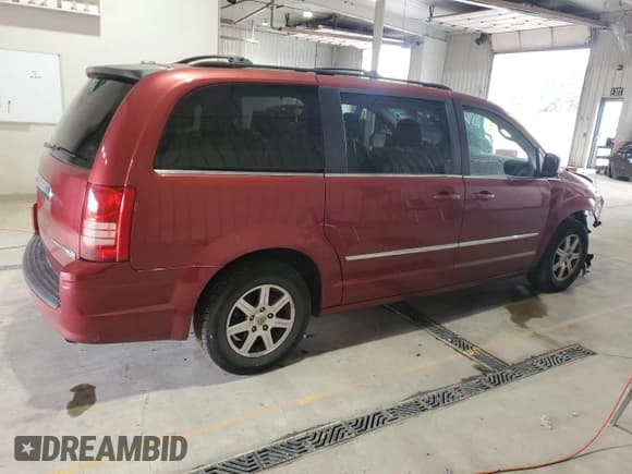 ✅ 2010 Chrysler Town & Country Touring Plus • VIN: 2A4RR8DX4AR449122 • Lot: 81642995. Wystawiony na Copart z przebiegiem 119 456 mil. Bezpłatny archiwum sprzedaży aukcyjnych z USA i szczegółowy raport historii pojazdu na DreamBid. Zdjęcie 3.
