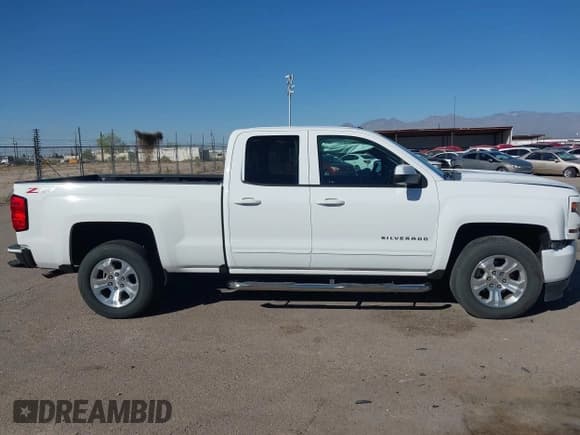 ✅ 2018 Chevrolet Silverado 1500 LT • VIN: 1GCVKREC6JZ375914 • Lot: 43554902. Listed on IAAI with 53,205 mi. Free auction sales archive from the USA and detailed vehicle history report at DreamBid. Image 13.