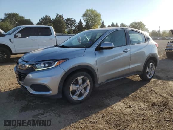 ✅ 2019 Honda HR-V LX • VIN: 3CZRU6H37KG702984 • Lot: 82153215. Listed on Copart with 33,771 mi. Free auction sales archive from the USA and detailed vehicle history report at DreamBid. Image 1.