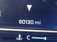 ✅ 2023 Chevrolet Suburban Premier • VIN: 1GNSKFKD7PR442938 • Lot: 43634597. Wystawiony na IAAI z przebiegiem 60 130 mil. Bezpłatny archiwum sprzedaży aukcyjnych z USA i szczegółowy raport historii pojazdu na DreamBid. Zdjęcie 15.