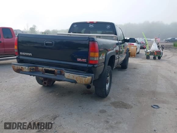 ✅ 2003 GMC Sierra 2500HD SLT • VIN: 1GTHK29U83E358596 • Lot: 42509500. Wystawiony na IAAI z przebiegiem 153 665 mil. Bezpłatny archiwum sprzedaży aukcyjnych z USA i szczegółowy raport historii pojazdu na DreamBid. Zdjęcie 4.