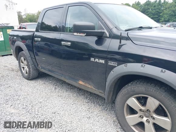 ✅ 2009 Dodge 1500 Laramie • VIN: 1D3HV13T99S756872 • Lot: 42825188. Wystawiony na IAAI z przebiegiem 195 802 mil. Bezpłatny archiwum sprzedaży aukcyjnych z USA i szczegółowy raport historii pojazdu na DreamBid. Zdjęcie 6.