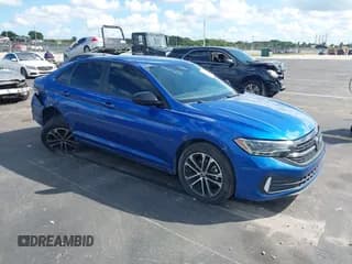 ✅ 2024 Volkswagen Jetta Sport • VIN: 3VWBM7BU3RM046547 • Лот: 43505101. Опубликован ранее на IAAI с пробегом 27 868 миль. Бесплатный доступ к архиву аукционных продаж из США и подробный отчёт об истории автомобиля на DreamBid. Изображение 1.