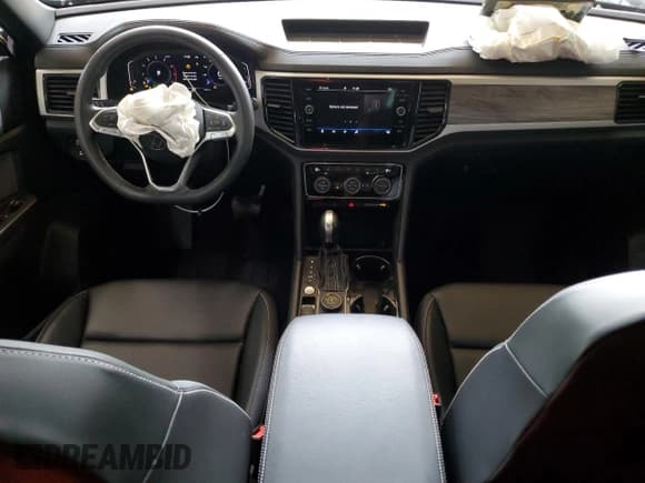 ✅ 2022 Volkswagen Atlas SE • VIN: 1V2KE2CA5NC228090 • Lot: 68108625. Listed on Copart with 15,822 mi. Free auction sales archive from the USA and detailed vehicle history report at DreamBid. Image 8.