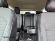 ✅ 2019 Ford Escape SE • VIN: 1FMCU9GD9KUA22519 • Lot: 93073215. Wystawiony na Copart z przebiegiem 52 103 mil. Bezpłatny archiwum sprzedaży aukcyjnych z USA i szczegółowy raport historii pojazdu na DreamBid. Zdjęcie 10.