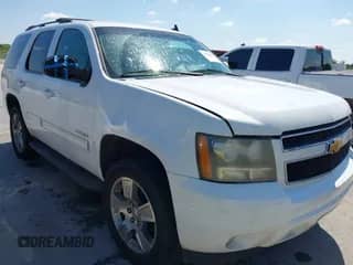 2012 Chevrolet Tahoe LT z VIN 1GNSCBE04CR102302, wystawiony jako IAAI lot #43202041 z przebiegiem 212 653 mil mil oraz . Historia ofert i sprzedaży dostępna na DreamBid. Obrazek 1.
