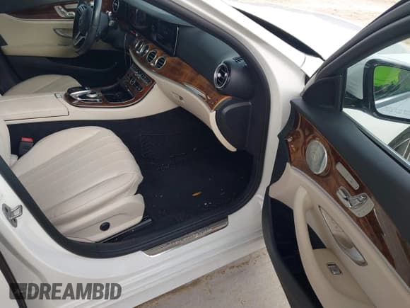 ✅ 2020 Mercedes-Benz E 350 • VIN: W1KZF8DB4LA833854 • Lot: 42424616. Listed on IAAI with 41,860 mi. Free auction sales archive from the USA and detailed vehicle history report at DreamBid. Image 5.