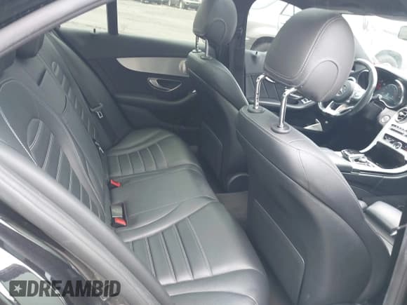 ✅ 2019 Mercedes-Benz C 43 AMG • VIN: 55SWF6EB5KU297002 • Lot: 42274373. Wystawiony na IAAI z przebiegiem 96 241 mil. Bezpłatny archiwum sprzedaży aukcyjnych z USA i szczegółowy raport historii pojazdu na DreamBid. Zdjęcie 8.