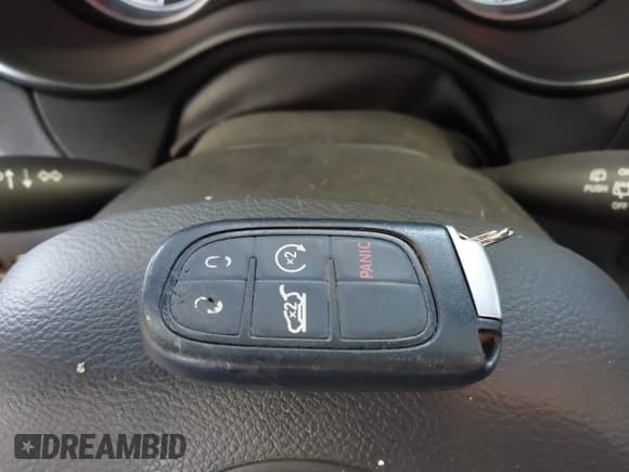 ✅ 2020 Jeep Cherokee Altitude • VIN: 1C4PJMLN9LD655829 • Lot: 42837667. Wystawiony na IAAI z przebiegiem 212 893 mil. Bezpłatny archiwum sprzedaży aukcyjnych z USA i szczegółowy raport historii pojazdu na DreamBid. Zdjęcie 11.