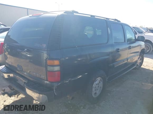 ✅ 2005 Chevrolet Suburban LS • VIN: 1GNEC16Z15R173836 • Lot: 43504108. Wystawiony na IAAI z przebiegiem 334 696 mil. Bezpłatny archiwum sprzedaży aukcyjnych z USA i szczegółowy raport historii pojazdu na DreamBid. Zdjęcie 4.
